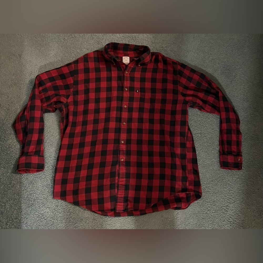 Men’s Brooks Brothers size large flannel type button up black and red